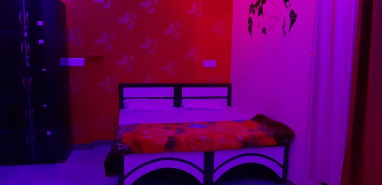 Blue Eye Backpackers Hostelアムリトサル エクステリア 写真